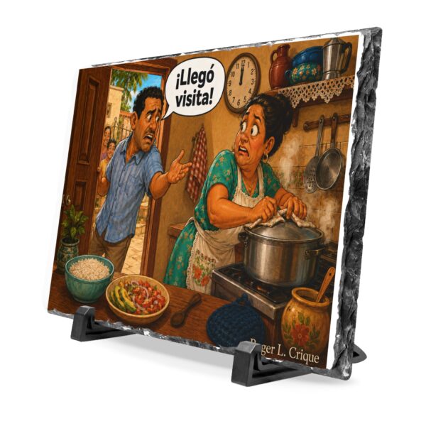 Roger L. Crique ¡Llegó visita! Slate Desk Plaque | Humorous Kitchen Scene, Spanish Phrase