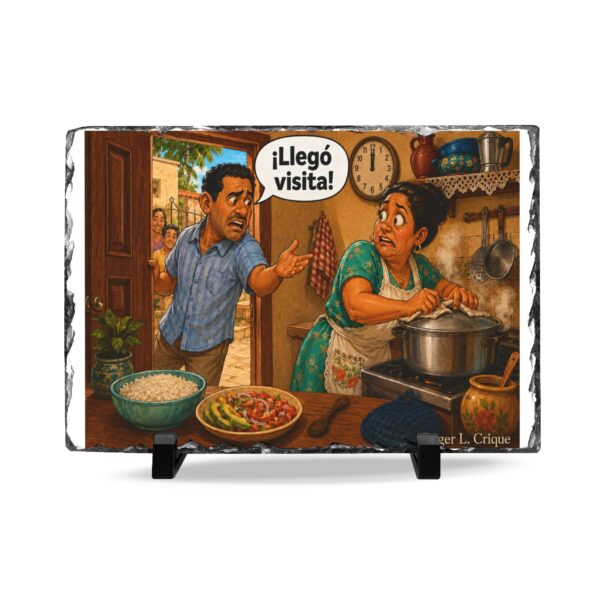 Roger L. Crique ¡Llegó visita! Slate Desk Plaque | Humorous Kitchen Scene, Spanish Phrase